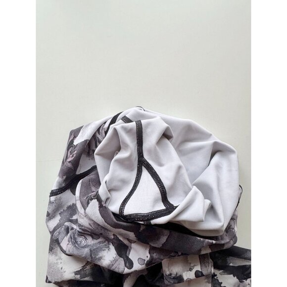 Lot of 2 LULULEMON Size 4 Wunder Under Leggings - Lace & Floral Print - Picture 14 of 16